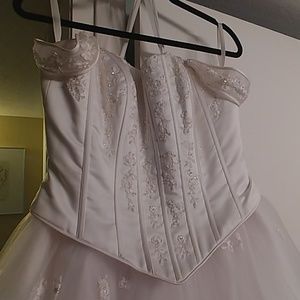House of Wu - Dere Kiang Wedding Dress